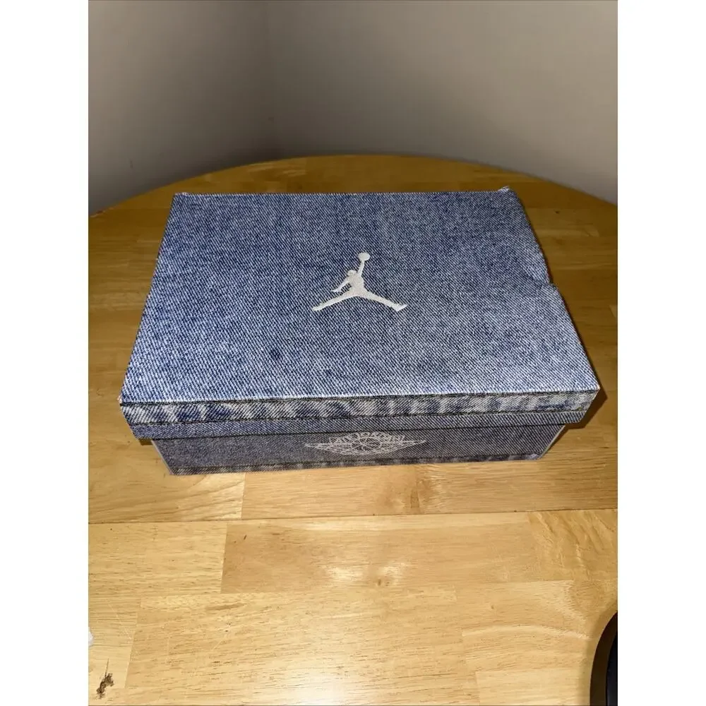 Size 9 Women’s - Air Jordan 1 Mid Denim W OG BOX